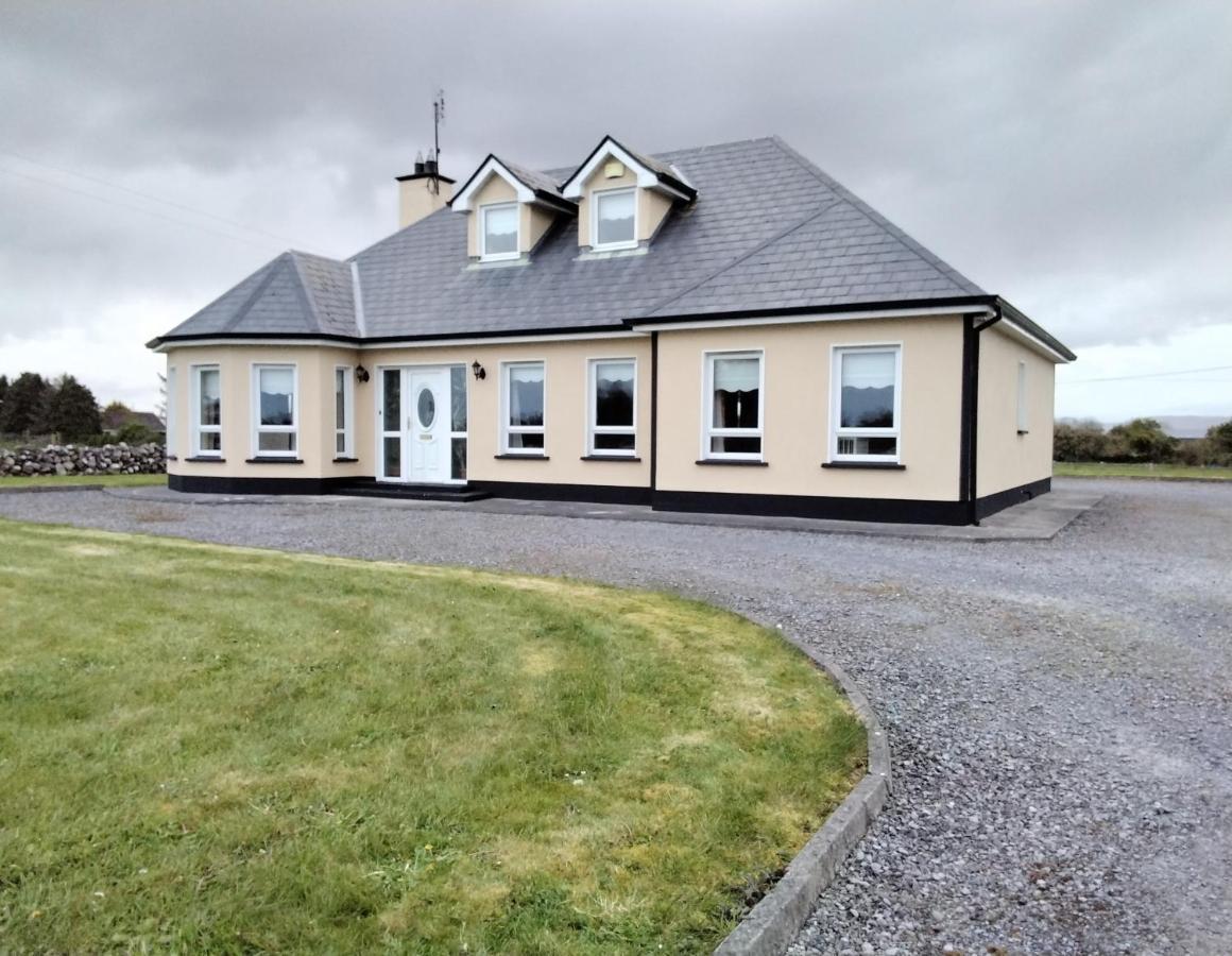 Warm And Welcoming Family Home Ballinrobe Eksteriør bilde